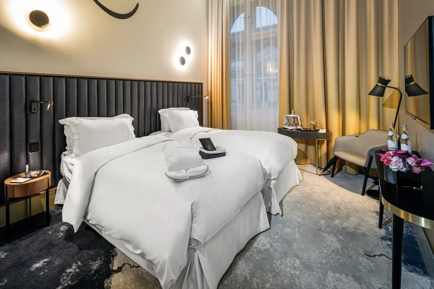 MGallery Old Town, guest room